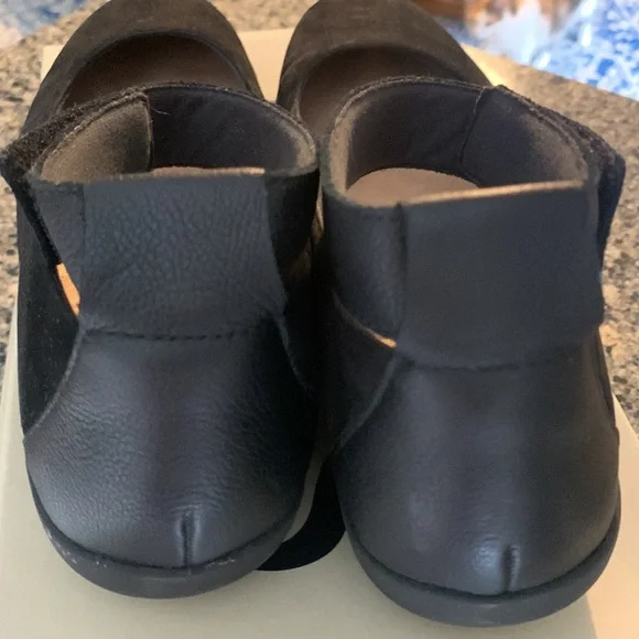 Black suede and leather women’s Clark shoes with Velcro ankle strap 10M - Picture 3 of 4